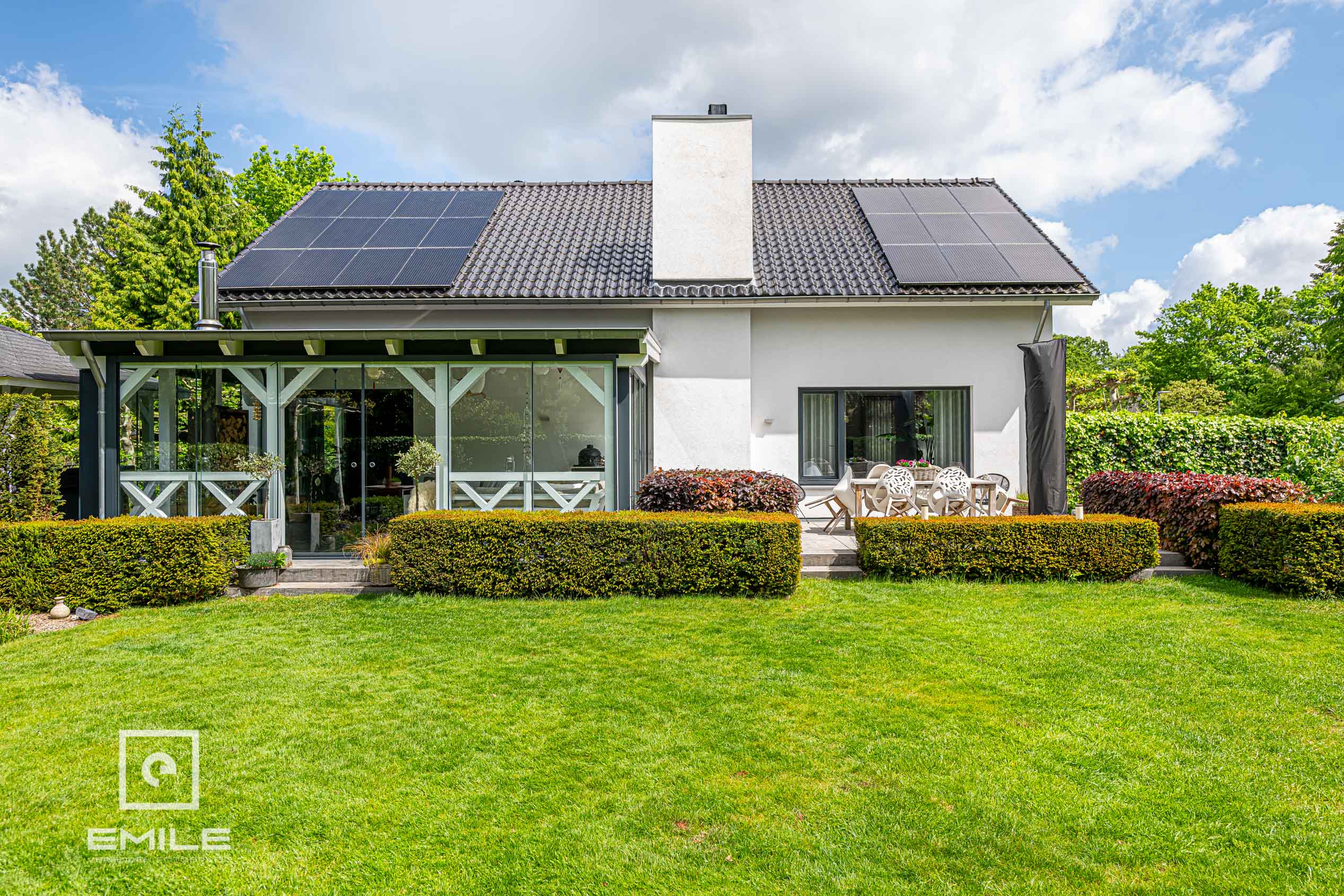 woningfotografie-landgraaf-achtergevel-met-veranda-en-terras
