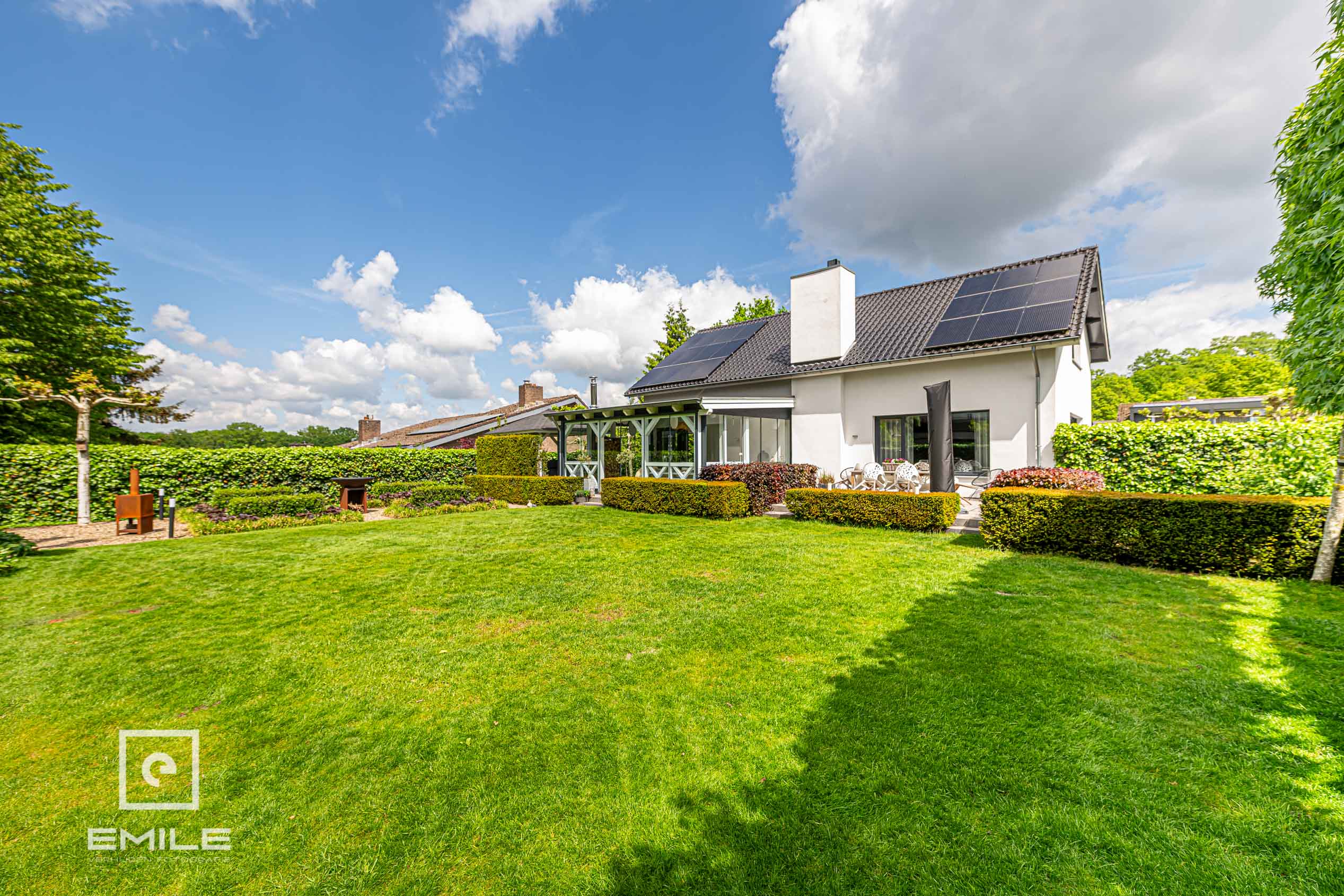 woningfotografie-landgraaf-achtertuin-met-gazon